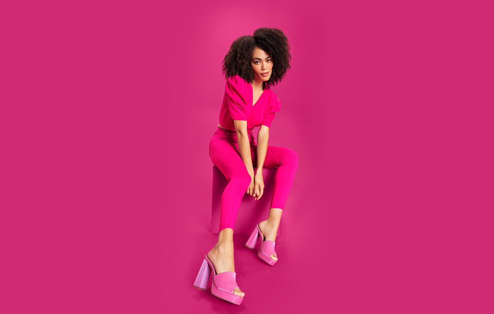 Guia do sapato feminino rosa: como usar, modelos e inspirações