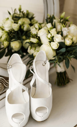 Sapato branco de noiva: 7 ideias incríveis para o seu casamento